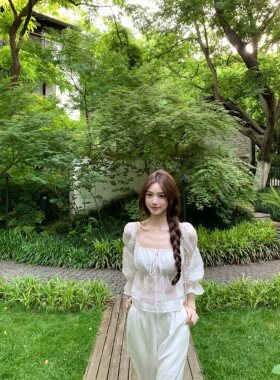 2026夏季新款 恋夏 精致蕾丝刺绣衬衫女方领泡泡袖荷叶边上衣