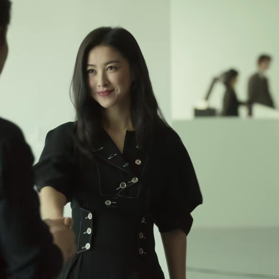 玫瑰的故事朱珠同款气质轻熟风小众黑色连衣裙收腰泡泡袖显瘦长裙