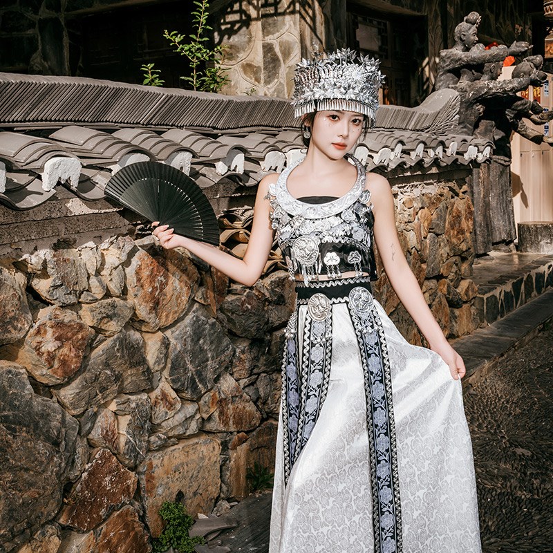 新选新款b少数民族苗族侗族贵州苗寨传统服饰舞蹈演出服女成人拍