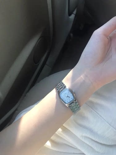 卡西欧系手表女情人节礼物复古