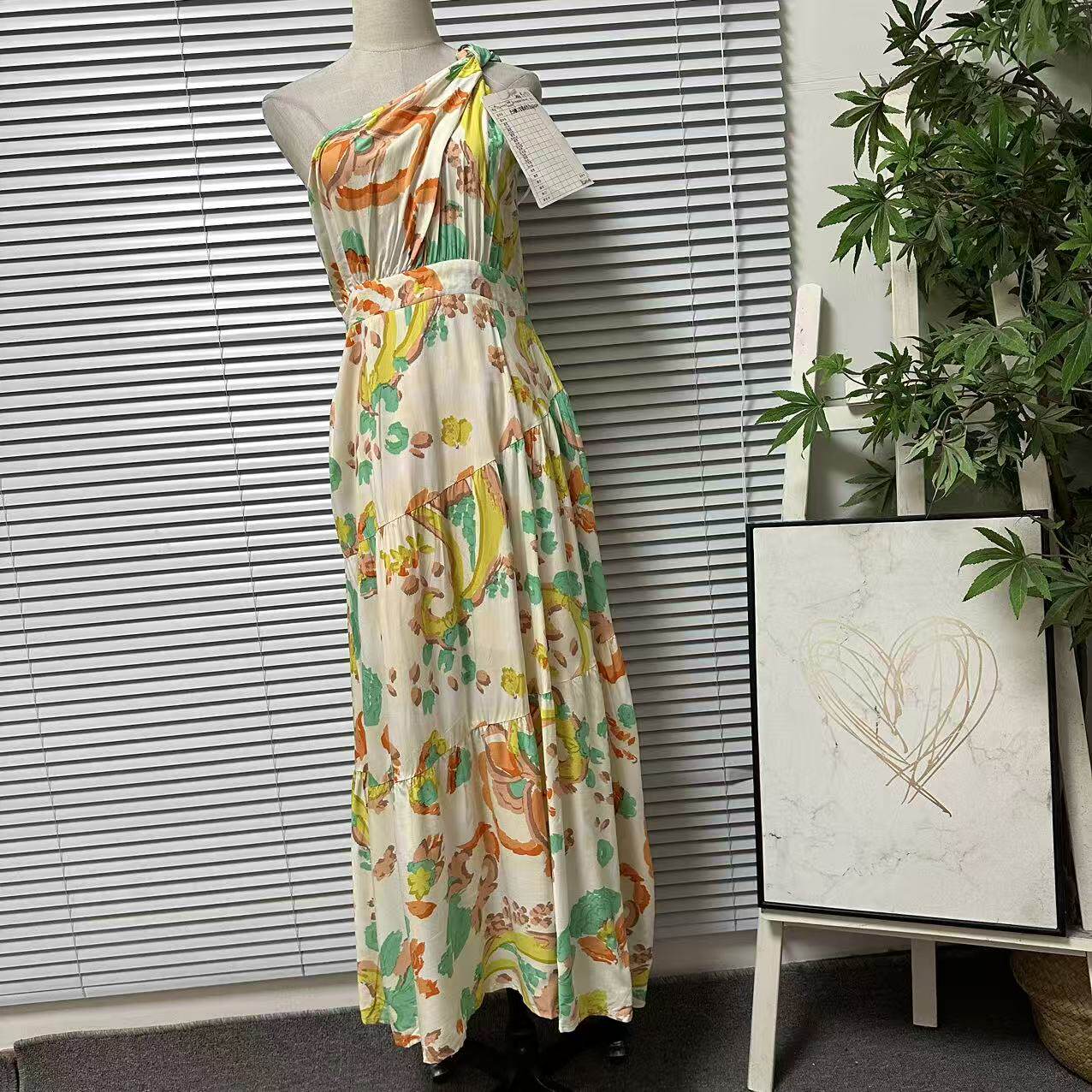 0313-18法式田园风印花单肩吊带连衣裙女夏季度假长裙收腰显瘦