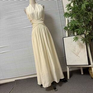 V领收腰长裙度假风 新款 0107 59气质显瘦挂脖连衣裙女夏季