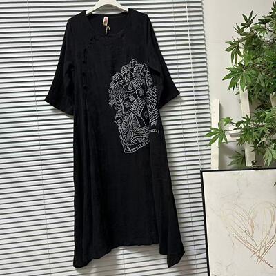 0317-18暗纹提花棉麻刺绣连衣裙七分袖宽松大气设计感盘扣装饰裙