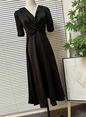 1118-43外单品牌轻熟风V领扭结连衣裙黑色收腰A字长裙显瘦气质裙