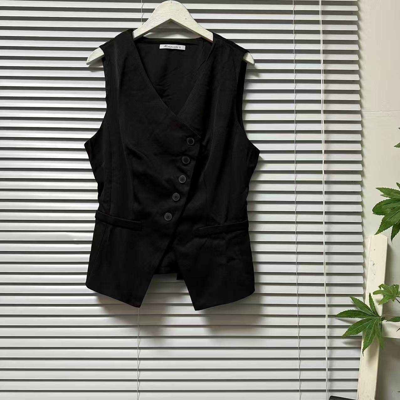 0119-1老钱风V领无袖西装马甲女黑色排扣修身显瘦叠穿坎肩高级感,女装/女士精品,马夹,淘宝优惠券,粉丝福利购,淘宝优惠卷