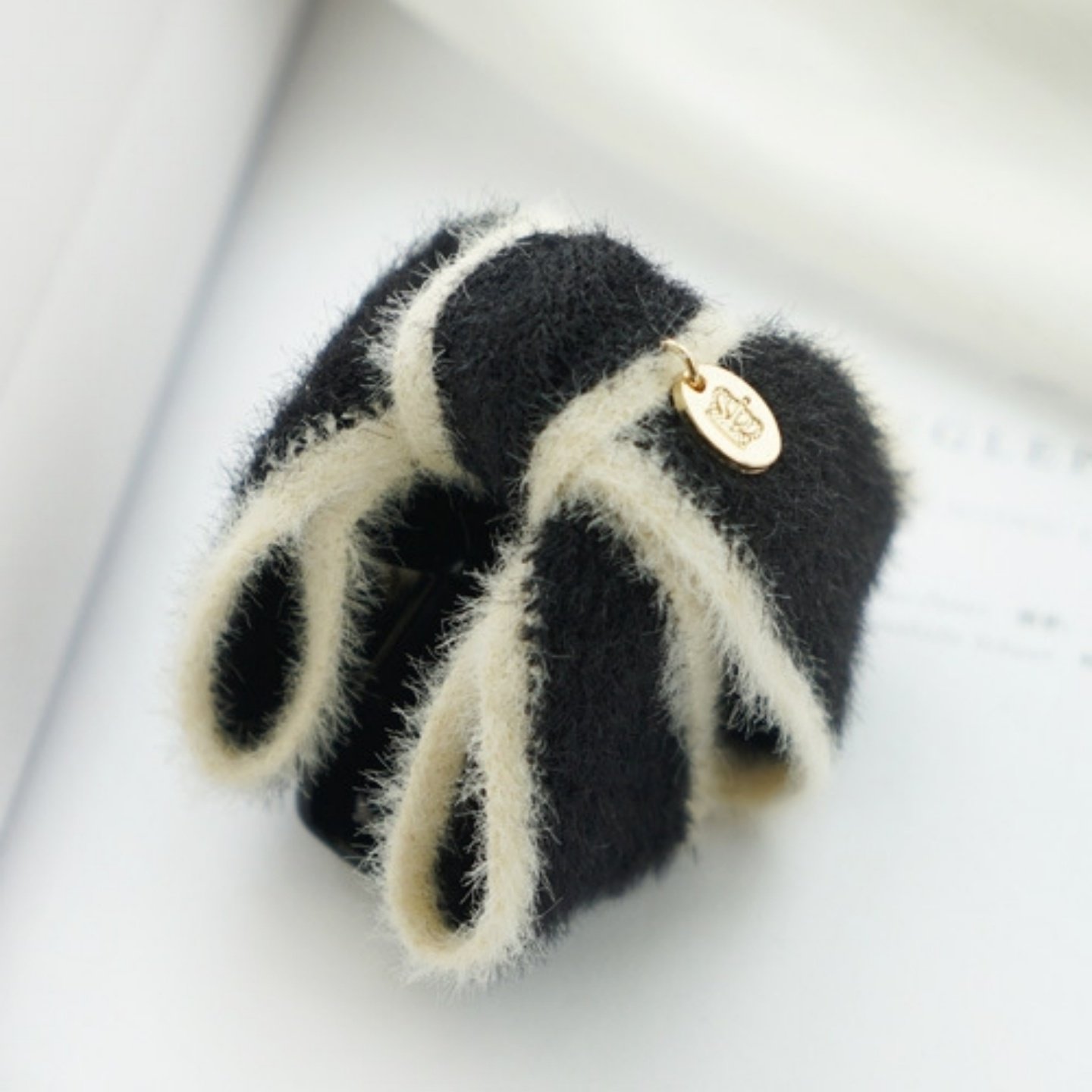 法式小香风毛绒蝴蝶结小号抓夹高级感黑色后脑勺发抓黑色冬季发卡,饰品/流行首饰/时尚饰品新,发饰,淘宝优惠券,粉丝福利购,淘宝优惠卷