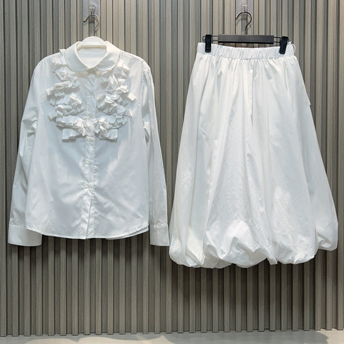 周美美  鬼马女孩立体花边装饰娃娃领衬衫花苞半裙套装