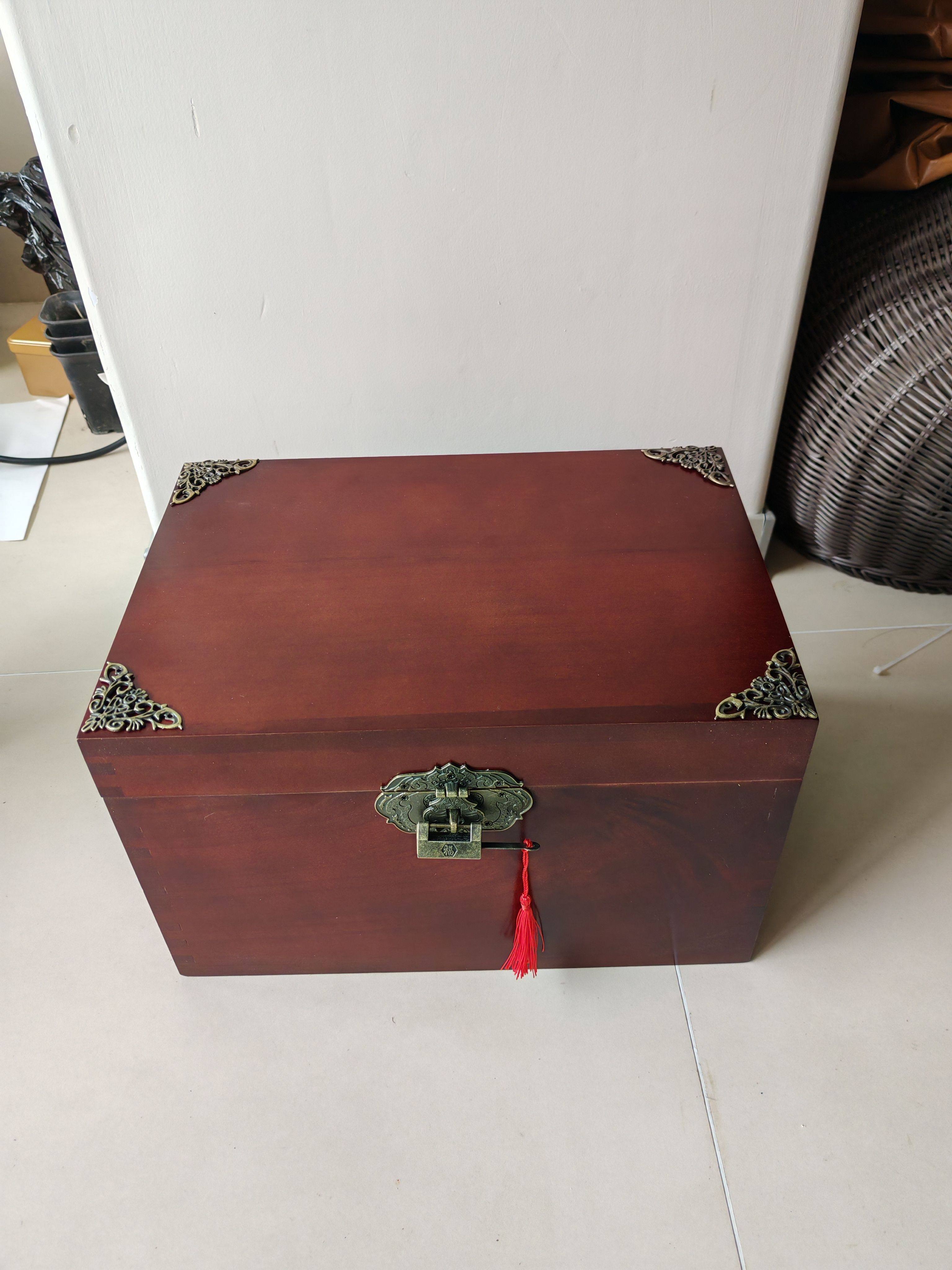 香樟木小木箱香味浓烈，特价处理带锁实木收纳箱