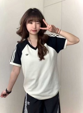 奥特莱斯撤柜清仓韩系复古风黑白拼接V领短袖夏季显瘦上衣T恤女