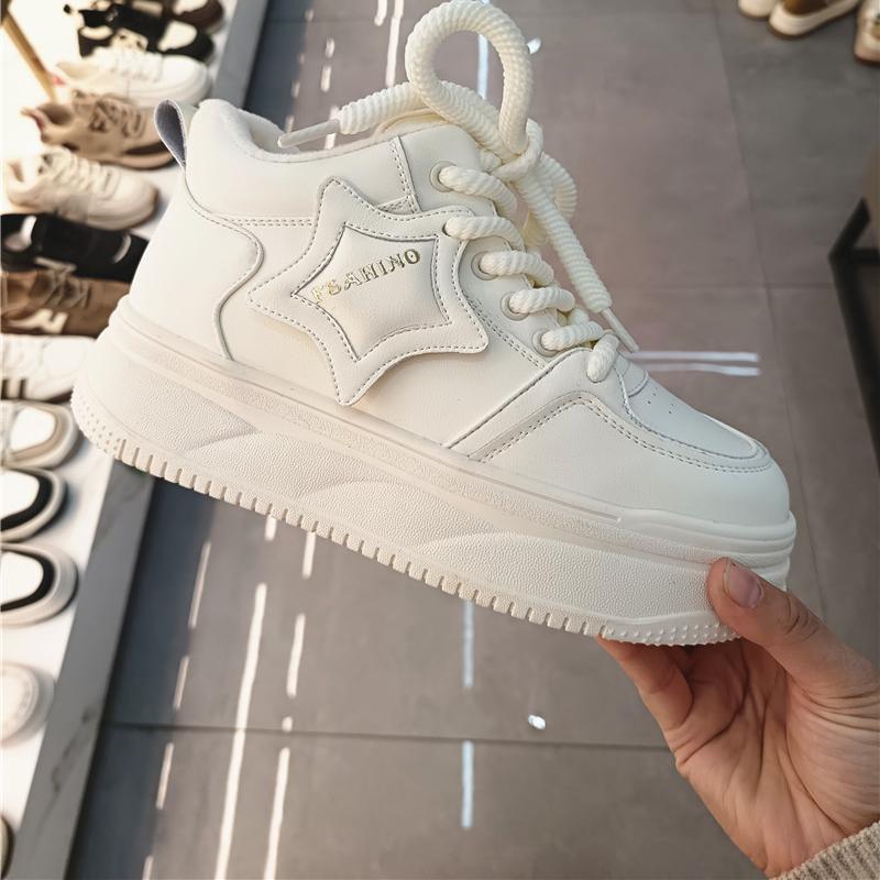 日泰冬季新款厚底增高加绒小白鞋女百搭休闲运动高帮棉鞋女特价