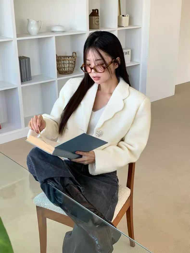 现～bubble韩代tara by motion秋冬款波浪边毛呢外套实体秒发