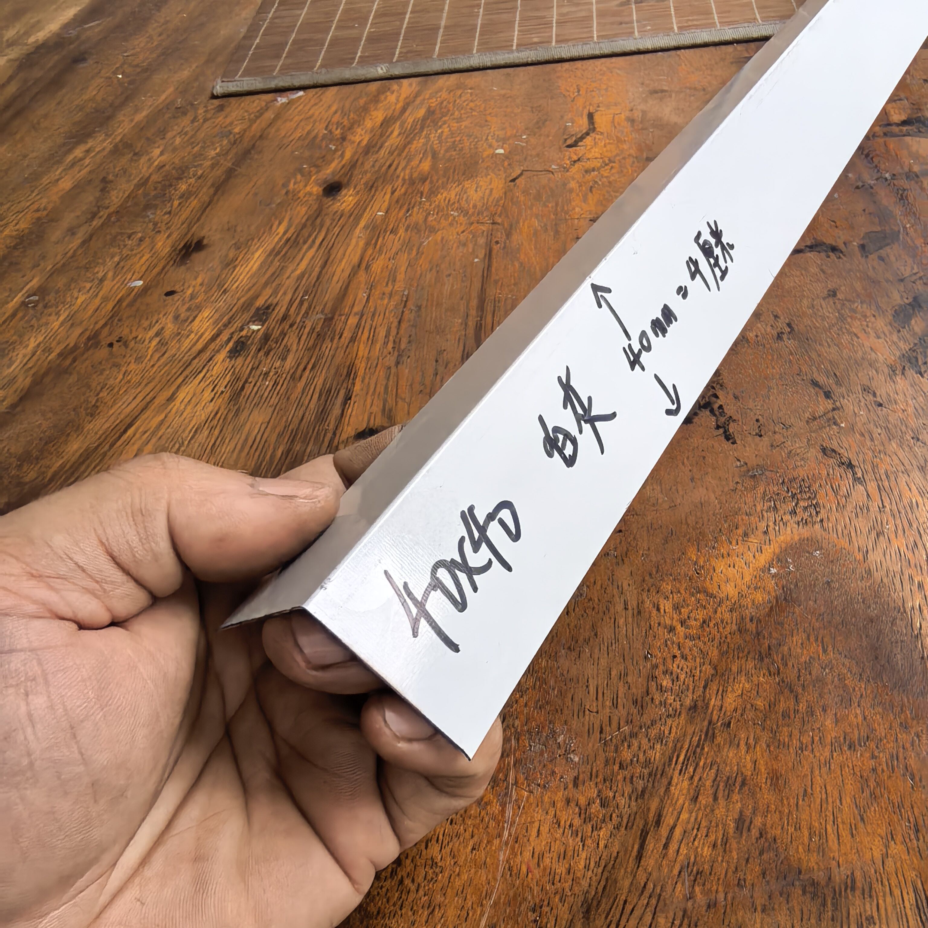 白色彩钢包边条40*40 蓝色直角L型7字收边条 防撞木箱防护脚定制