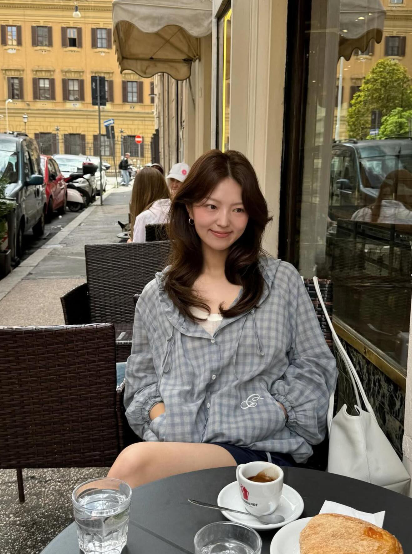 Suhoo韩国东大门2025新款纯色百搭格子连帽长袖衬衫女宽松度假风