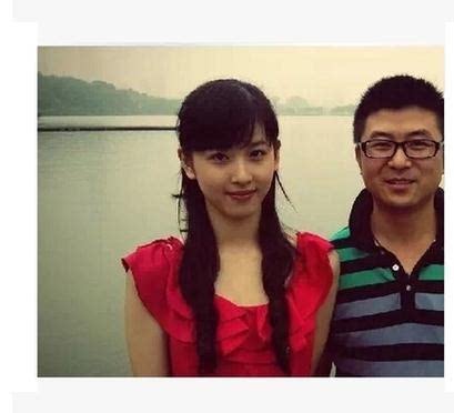 奶茶妹妹奶茶MM白鹿赵露思陈都灵刘亦菲唐嫣章泽天同款红色连衣裙