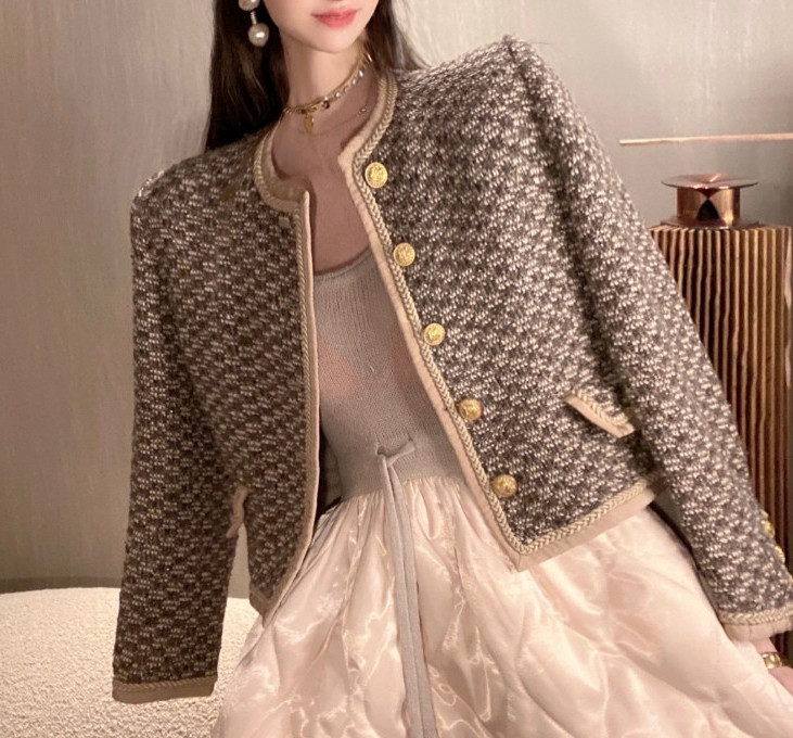 ALU私服OOTD骨子裡的優雅進口義大利莫蘭迪色羊毛ALPCA7種紗外套