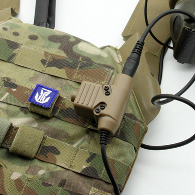 犀兕合甲 PTT U94对讲开关可接拾音降噪耳机K头版 沙色好配色