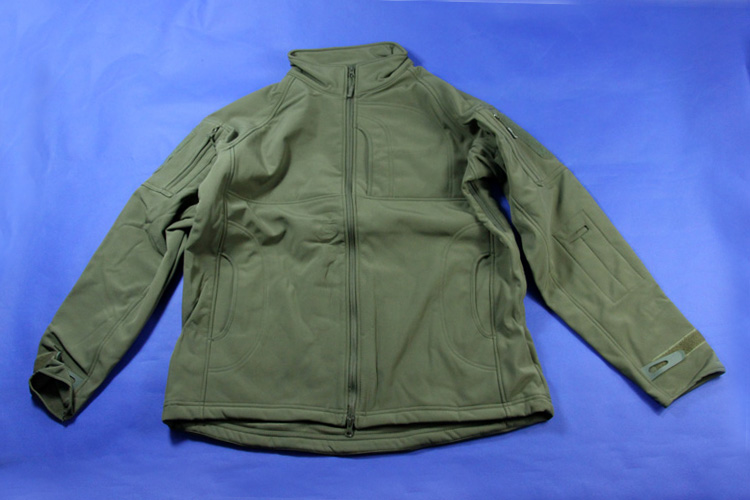 7号物资军绿色简洁版秋冬季软壳