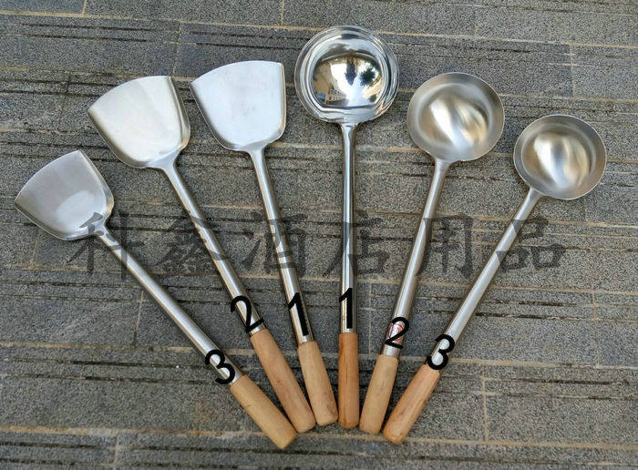 加厚手打铲炒壳炒铲手工木柄厨铲砂光炒铲锅铲菜铲1.2斤1斤8两铲