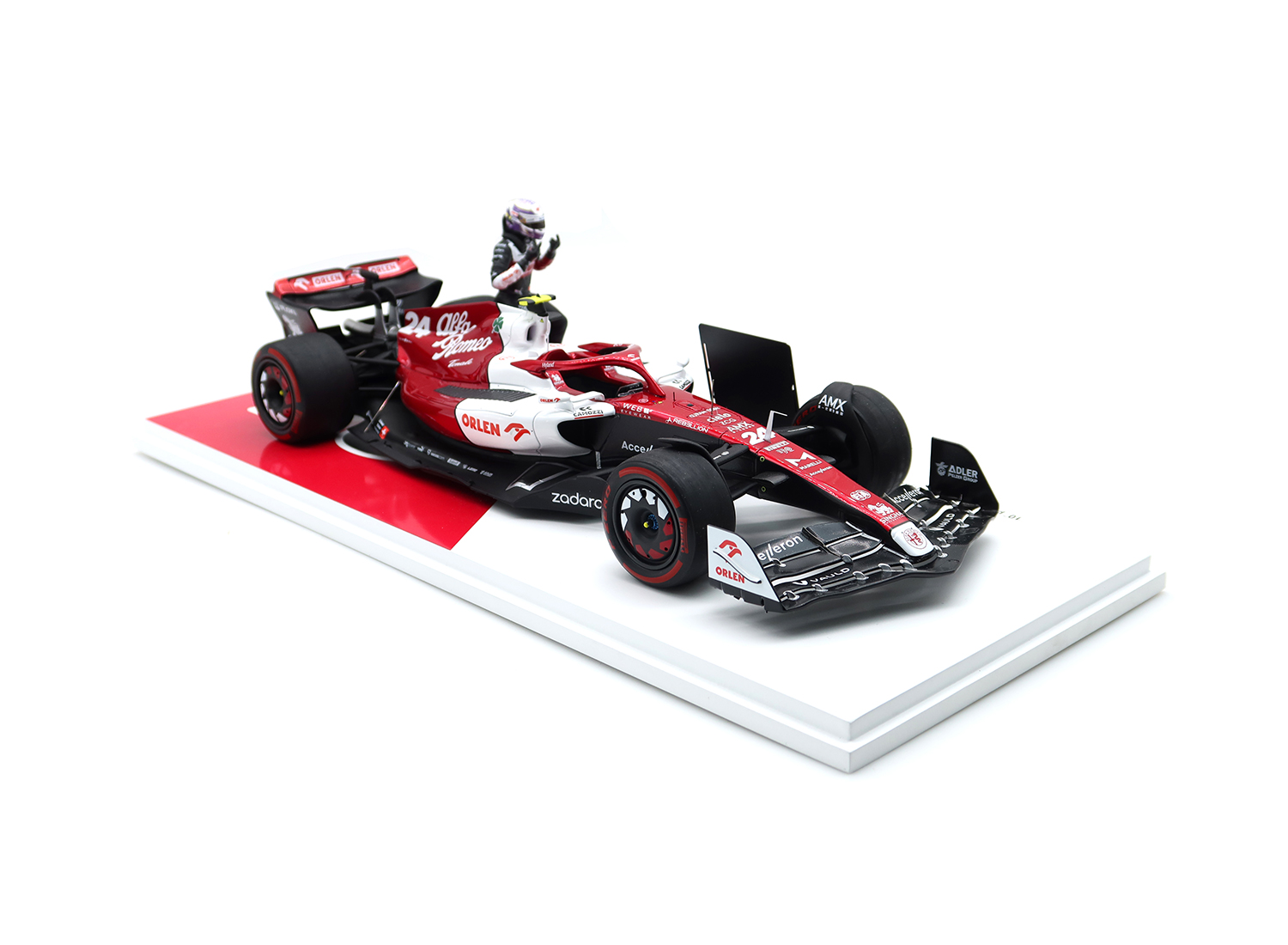 F1赛车模型1:18Spark阿尔法罗密欧周冠宇2022年C42巴林站人偶版