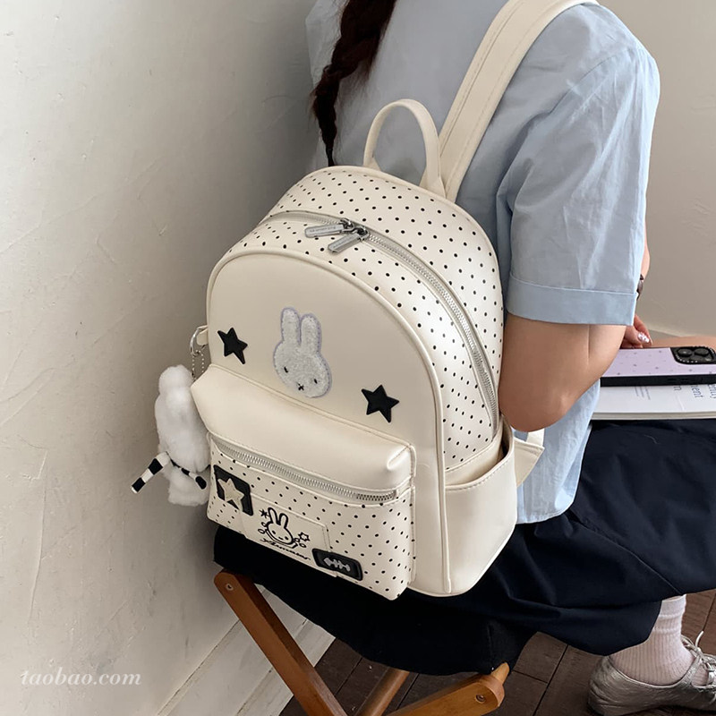 小清新印花大容量学生通勤双肩包图片