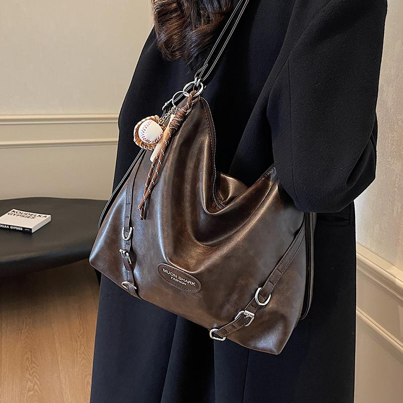 2024新款秋冬季通勤女式双肩包