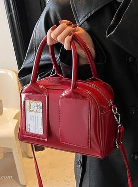 高级感红色包包女2025新款时尚百搭斜挎包超火手提波士顿包小方包