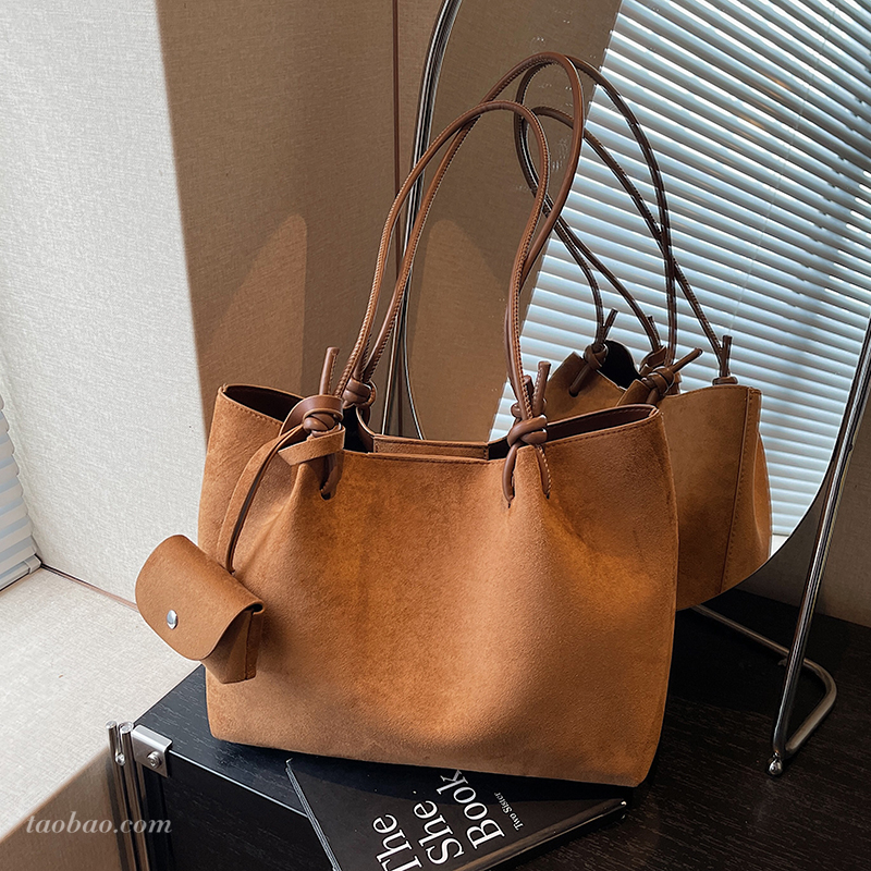 复古磨砂大容量通勤托特包