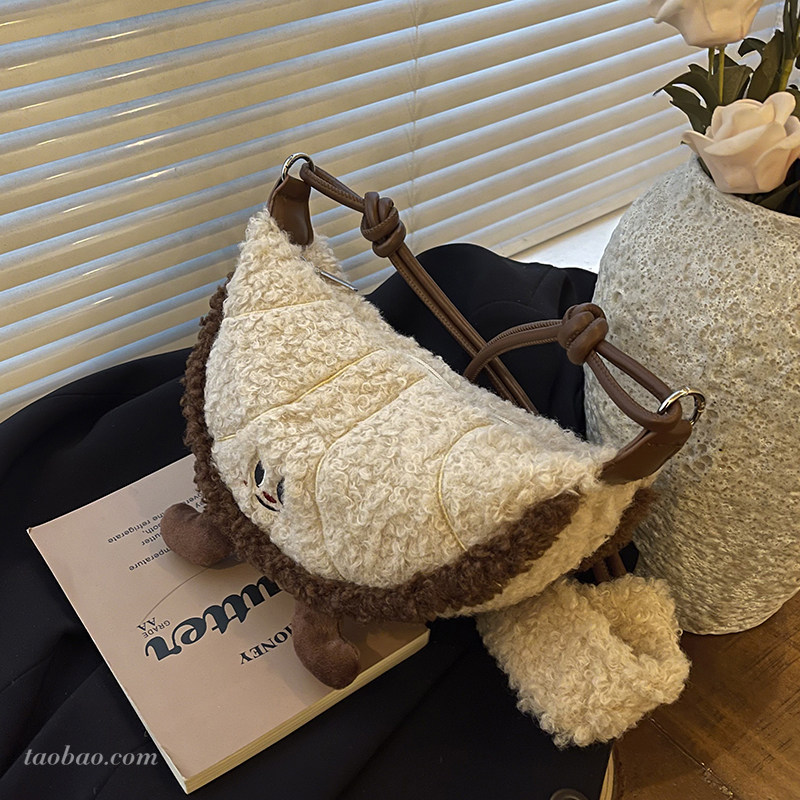 独特小众设计毛茸茸包包女2025新款百搭斜挎毛毛包精致超火饺子包,箱包皮具/热销女包/男包,通用款女包,淘宝优惠券,粉丝福利购,淘宝优惠卷