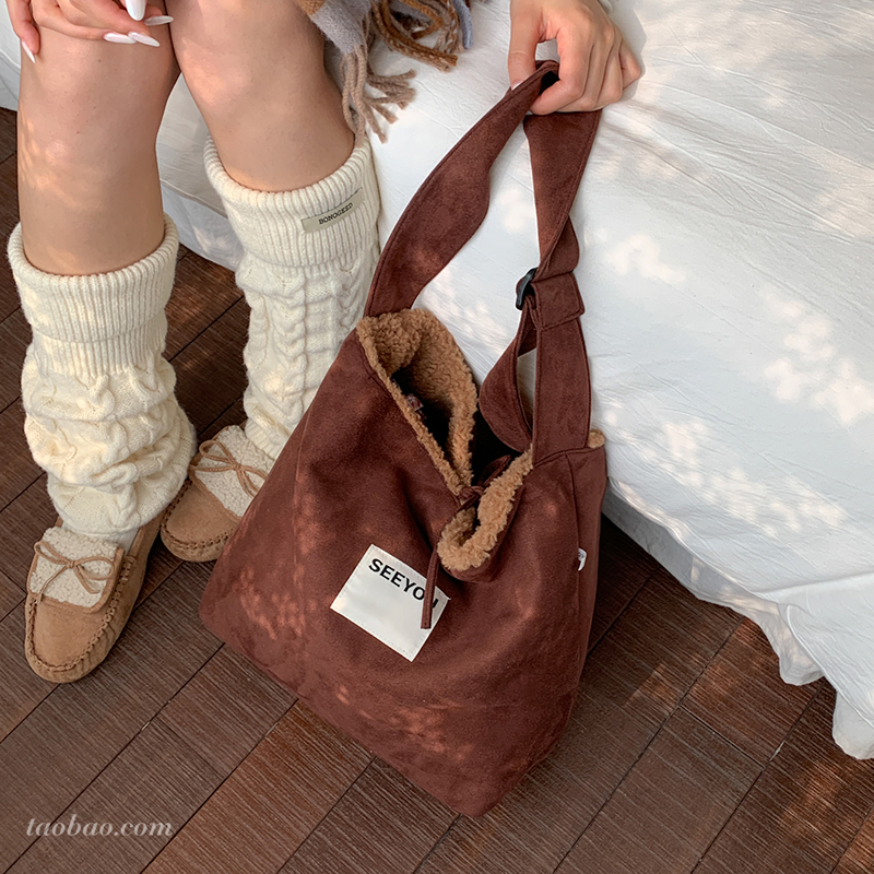 2025新款学生通勤大容量单肩包