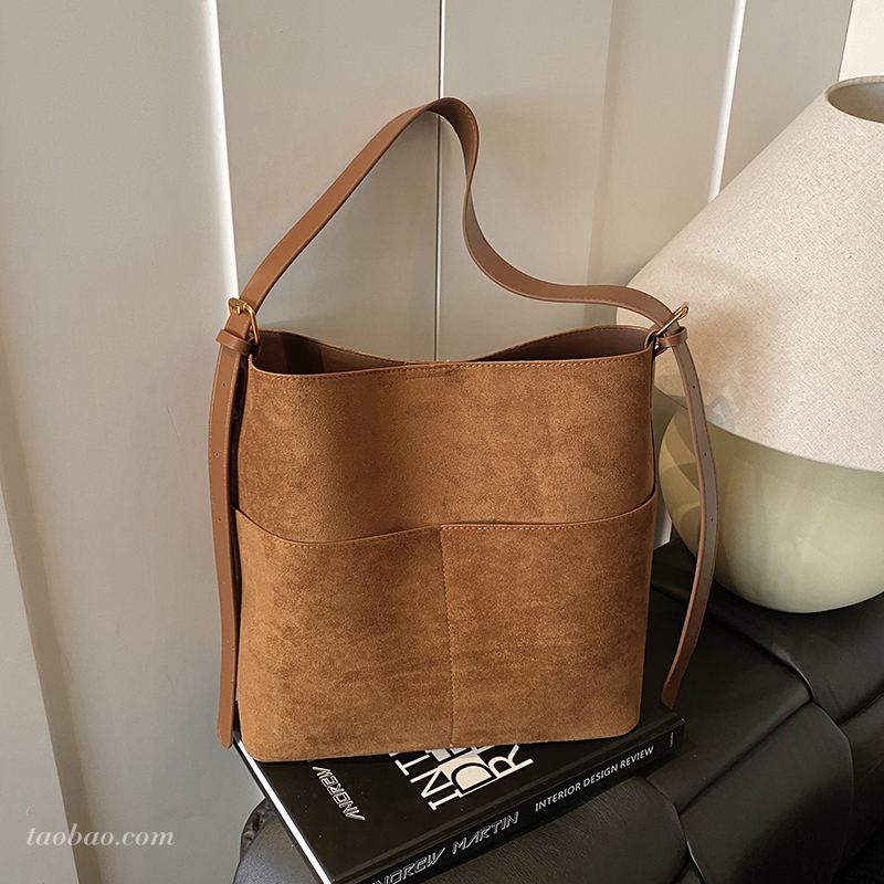 大容量通勤托特包2025冬季新款