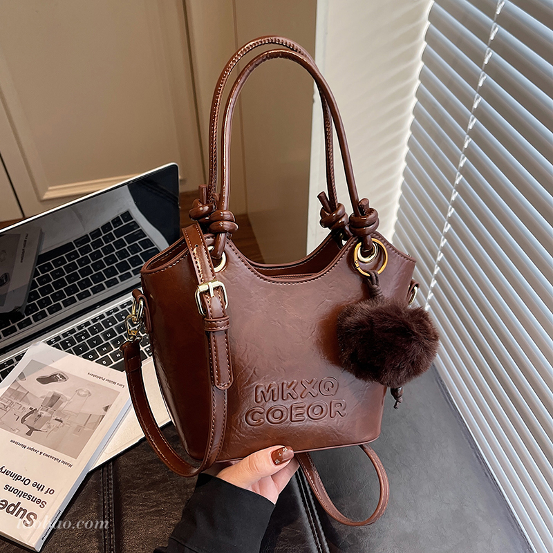 小众设计水桶包2025新款