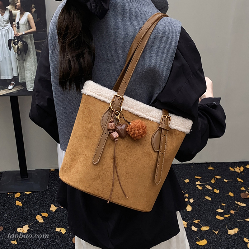 磨砂绒面水桶包包女包