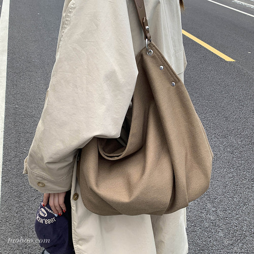 大容量学生通勤托特包斜挎包