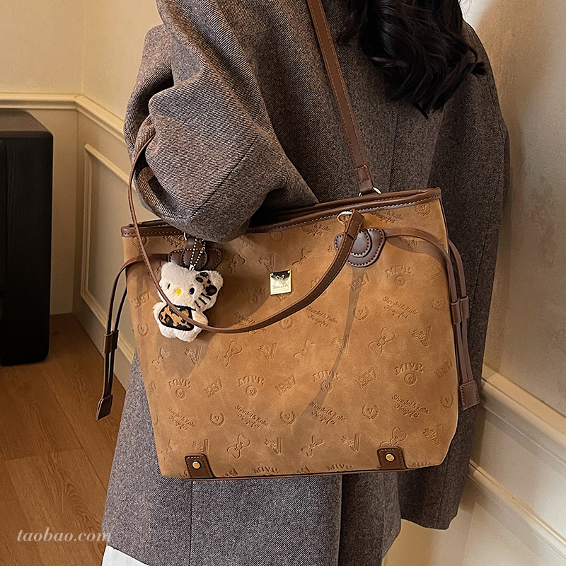 复古磨砂质感麂皮绒托特包