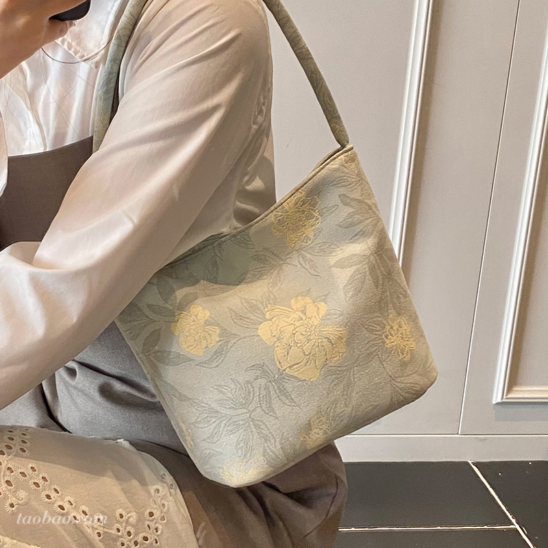 新中式刺绣布包女大容量水桶包