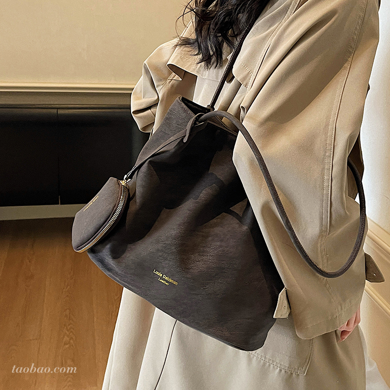 2025秋季新款潮流时尚托特包