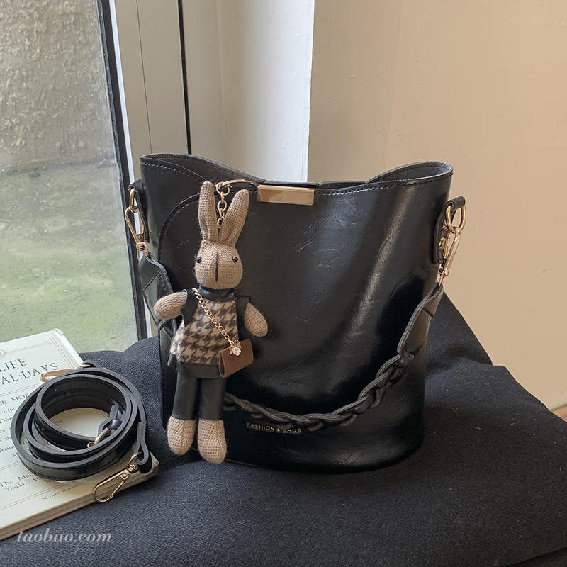 高级感水桶包女式2025秋冬新款