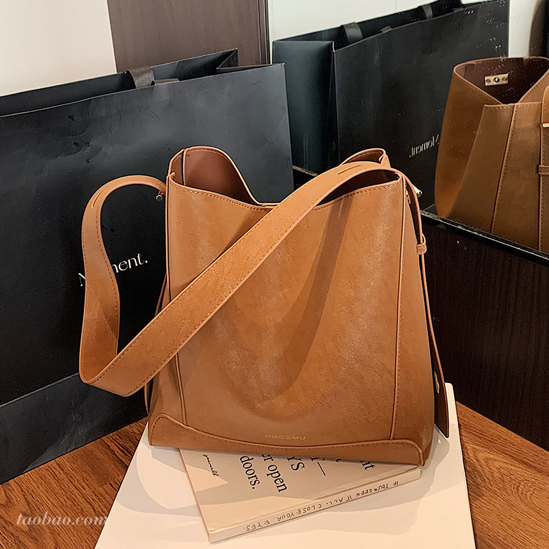 高级感复古磨砂包包2025新款时尚大容量女士单肩斜挎包简约水桶包,箱包皮具/热销女包/男包,水桶包,淘宝优惠券,粉丝福利购,淘宝优惠卷