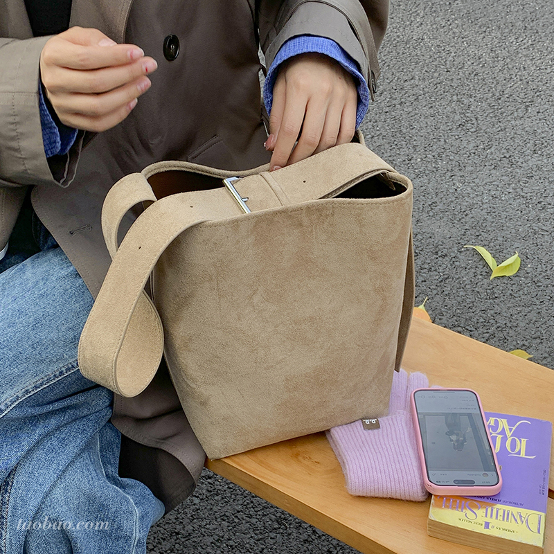 新款潮流菜篮子复古手提水桶包