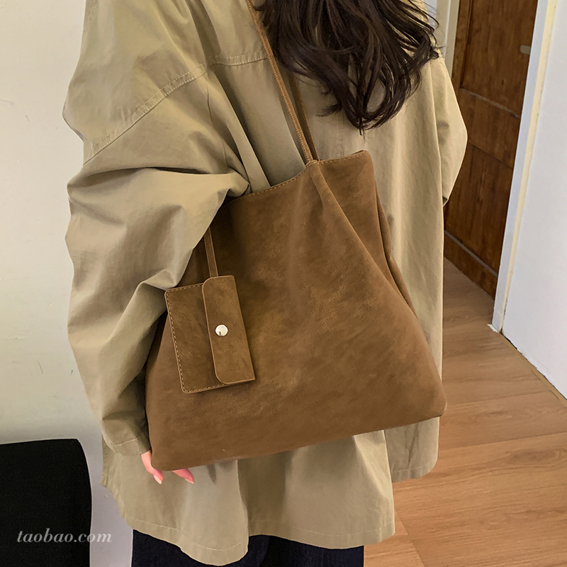 休闲大容量麂皮绒托特包