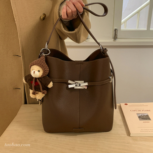 高级感复古大容量包包2025新款 百搭女士斜挎包子母单肩水桶包 时尚
