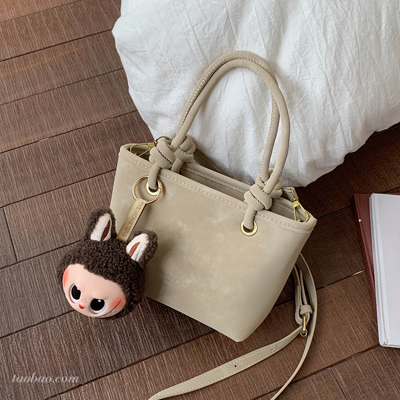 2025冬季新款潮流时尚水桶包