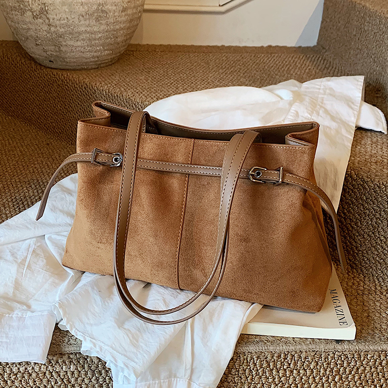 通勤百搭上班磨砂小众设计单肩包