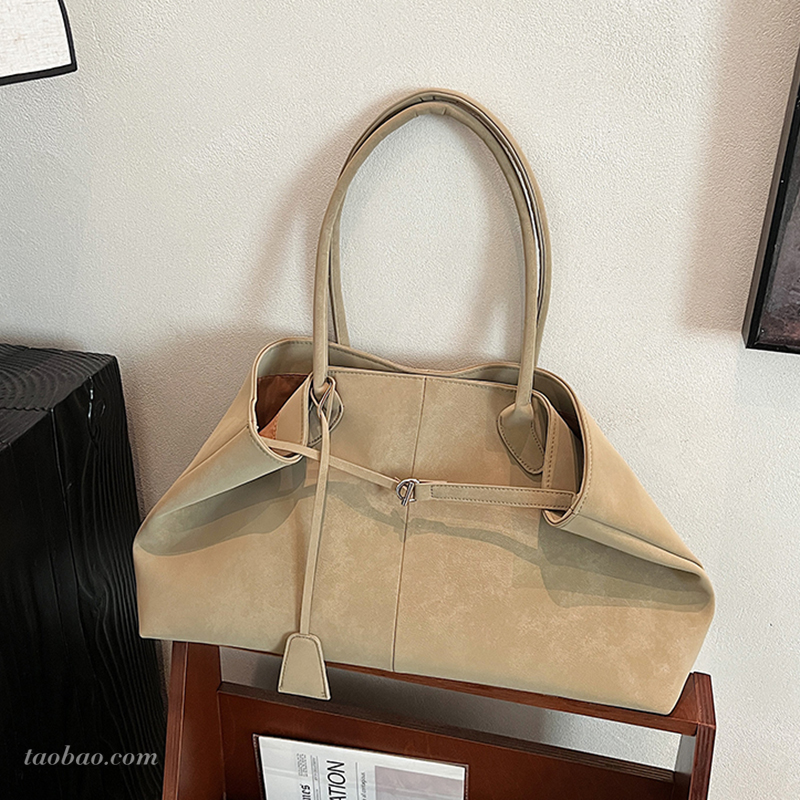 2025新款时尚百搭磨砂单肩包