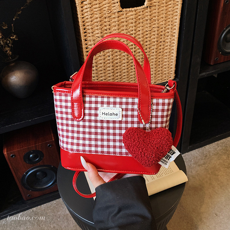 超火小众撞色女式包包2026新款百搭斜挎包流行格子迷你手提水桶包,箱包皮具/热销女包/男包,水桶包,淘宝优惠券,粉丝福利购,淘宝优惠卷