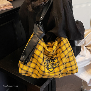 休闲大容量帆布包包女2026新款通勤单肩斜挎包大学生上课包托特包