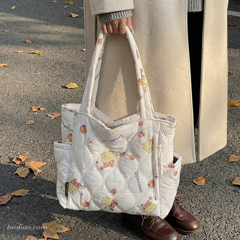 秋冬季大容量棉服包包女2026新款休闲通勤单肩包大学生羽绒托特包,箱包皮具/热销女包/男包,托特包,淘宝优惠券,粉丝福利购,淘宝优惠卷