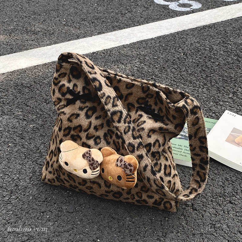 2025新款时尚百搭绒面豹纹手提包