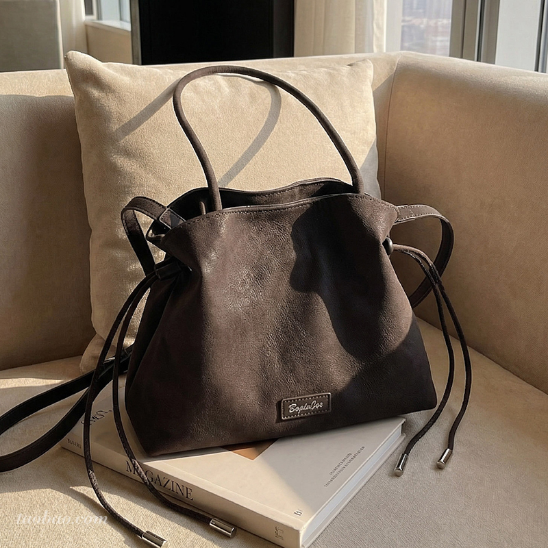 秋冬磨砂麂皮单肩水桶包