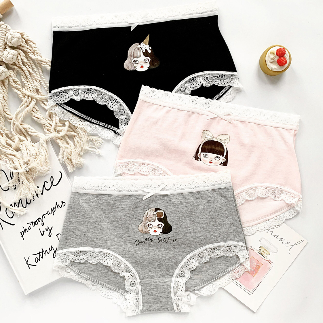 3条装纯棉蕾丝边中腰内裤甜美女